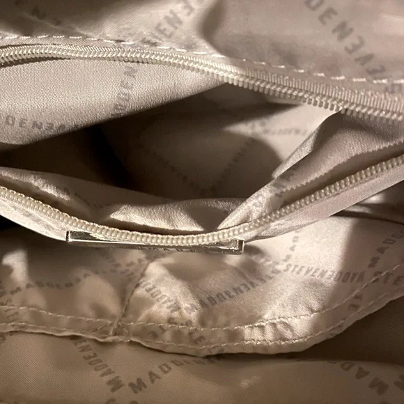 Steve Madden Convertible Patent Tote Bag Purse in Chalk - Picture 9 of 10